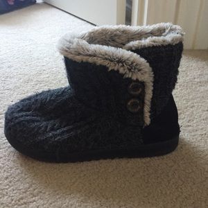 BRAND NEW FUZZY BOOTS